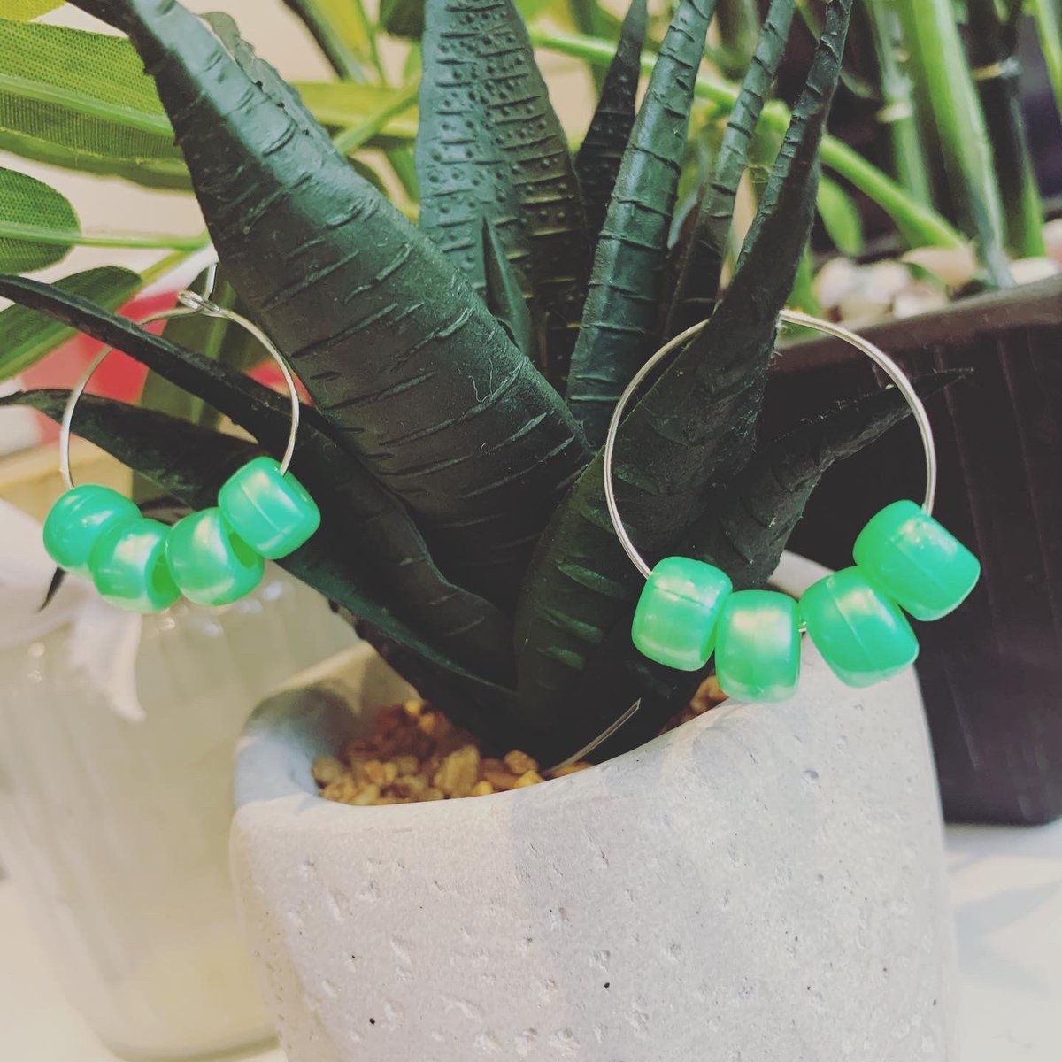 letsnormalise's tweet image. Mental health awareness earrings 💚💚💚DM to order either here or on Instagram! £2 plus £1 delivery, 50% will be going to PANDAS Foundation 🤍