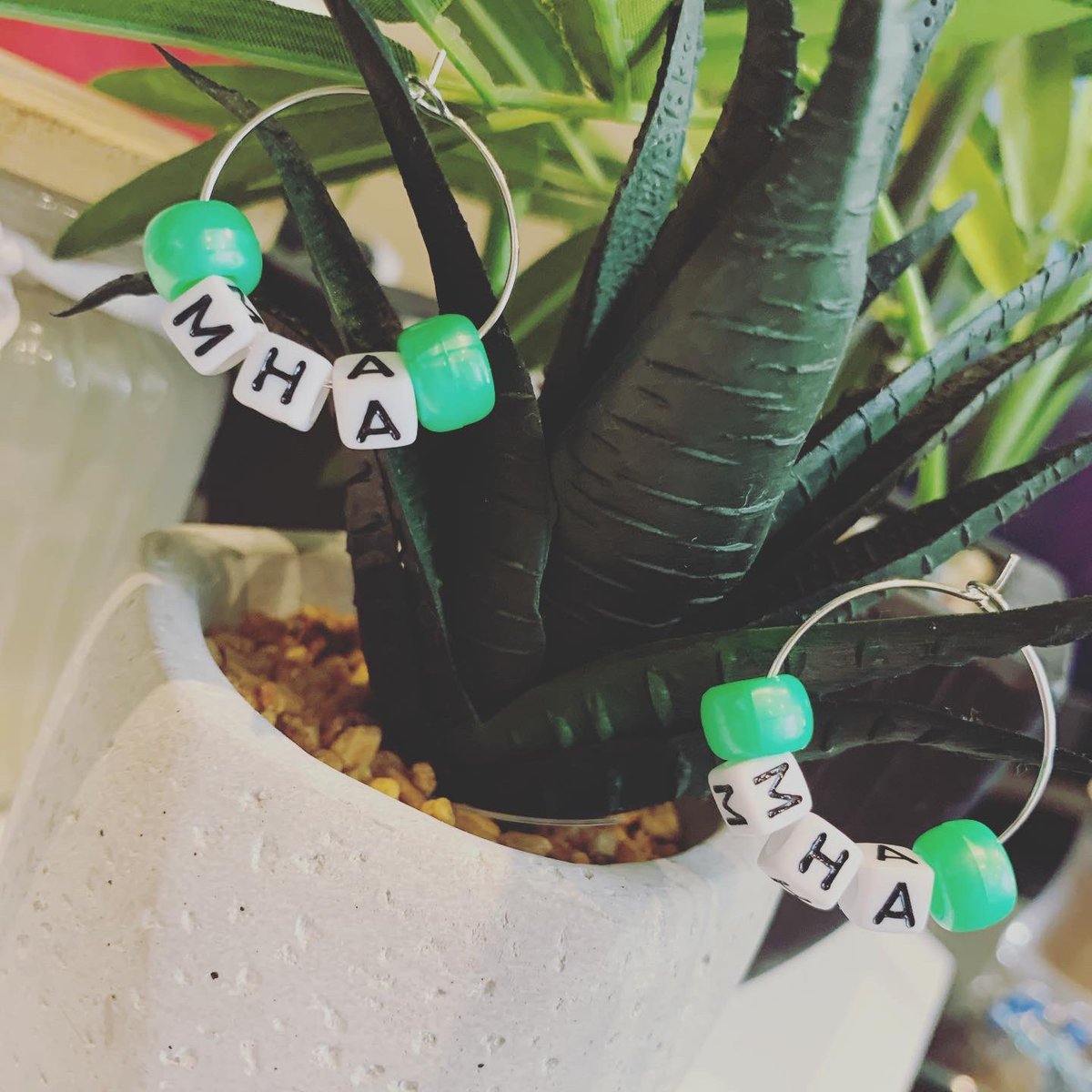letsnormalise's tweet image. Mental health awareness earrings 💚💚💚DM to order either here or on Instagram! £2 plus £1 delivery, 50% will be going to PANDAS Foundation 🤍