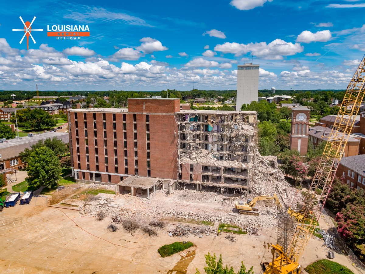 lahelicam's tweet photo. Have you driven through the Louisiana Tech University campus lately? Many new construction projects are under way.
#wearelatech #everloyalbe #louisianatech #ruston #techbulldogs #construction #demolition #dorm #ltu #aerialphoto #rustonaerial #rustondrone #college https://t.co/JfAFKn179J
