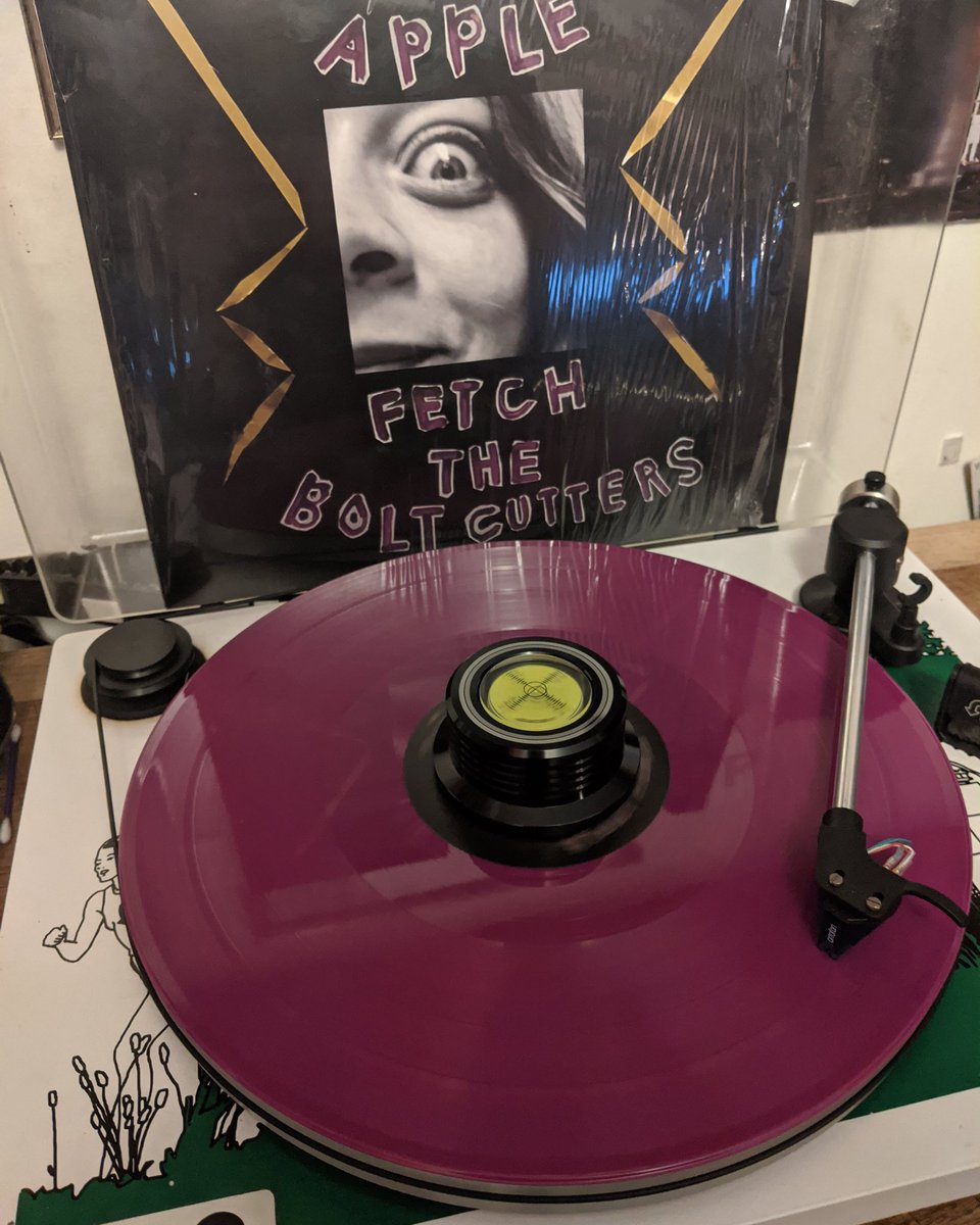 patrickritchie's tweet photo. #FionaApple - "Fetch The Bolt Cutters. Played on my "10k sold" custom @uturnaudio Orbit, with an @OrtofonUSA #2mblue. I'm pretty pumped to have the #cassette too! https://t.co/z5olsiw6l4