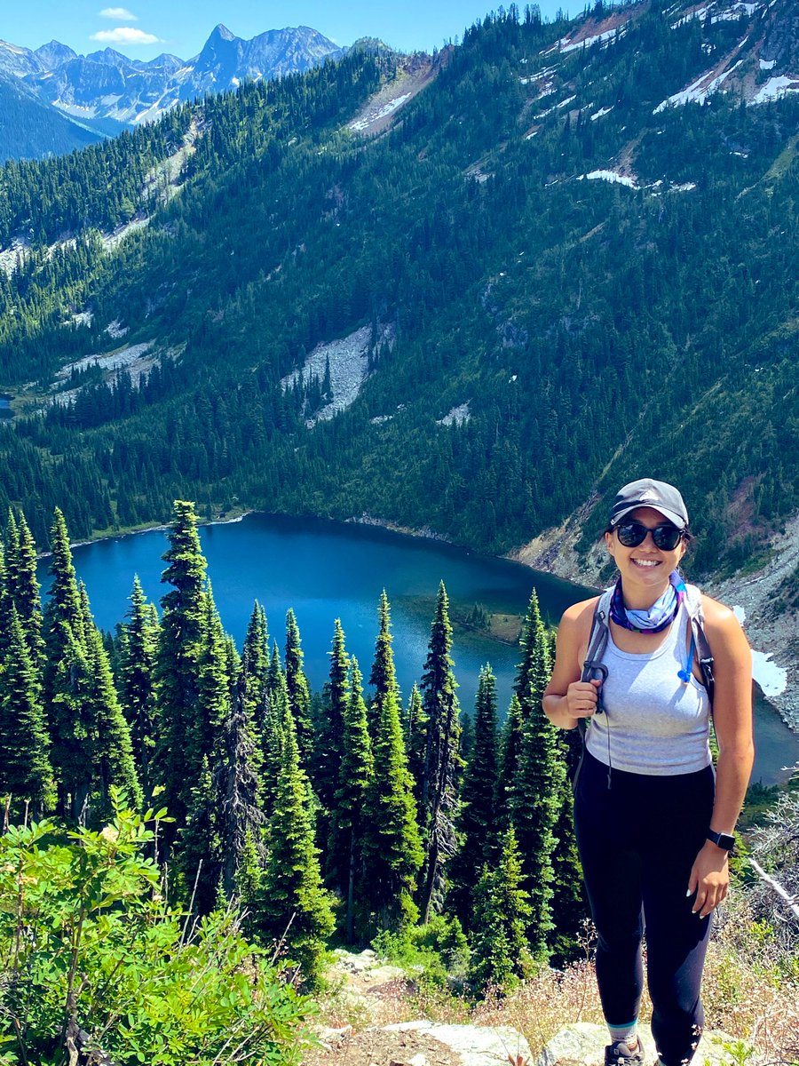 sunnnyi's tweet photo. this pandemic got you feeling anxious and out of touch? Go get lost in some deep blue hues and super shades of green. It’ll give you some clarity and peace✌🏻#natureismedicine https://t.co/08h5NCHxBm