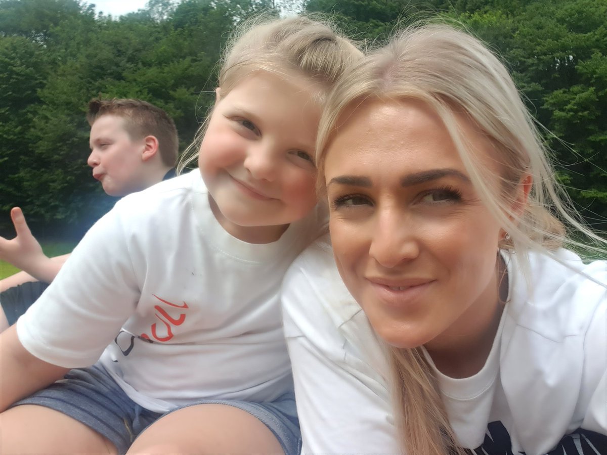 chloe_sttn's tweet photo. Family time = Happy time 👫🐒🙏  #wellbeing #offduty #mummyfirst https://t.co/We9001QYci