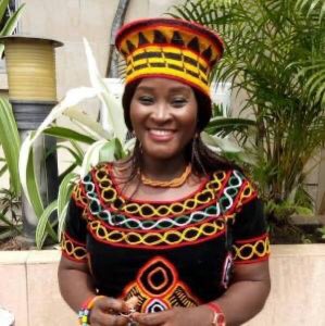  @AnniePayep: Après avoir quitté  @voxafrica en Novembre 2019, elle lance son propre média,  @TeleAsuOfficiel qui est «une Web TV d’actualité pour une génération connectée et engagée»