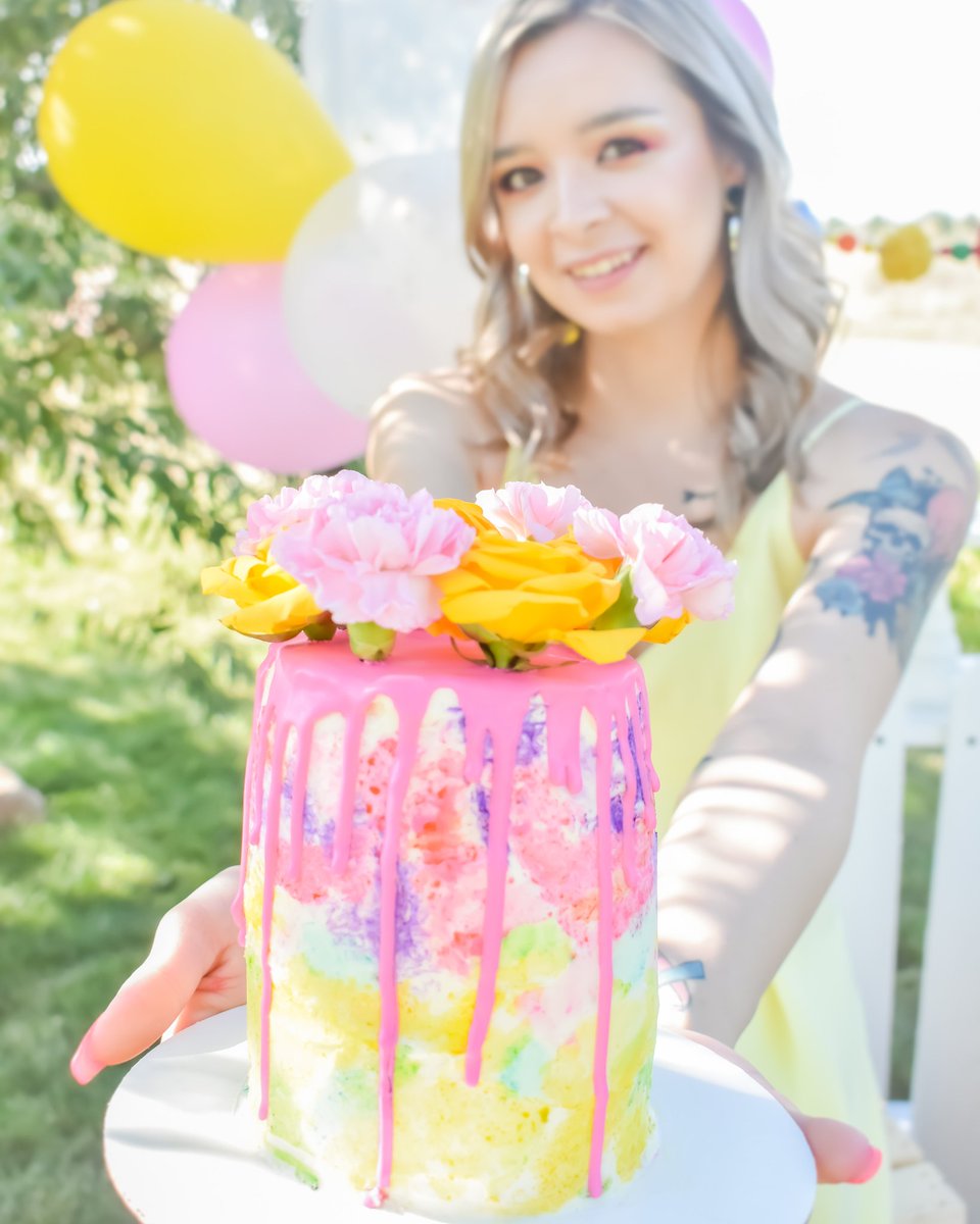 UriDPhotography's tweet photo. Beautiful cakes from an even more beautiful baker 😍 🍋
DM me to book your next shoot! 📸
#UriDPhotography #ForAllYourPhotoNeeds #Photography #Photographer #Photo #Photoshoot #SoCo #CO #SouthernColorado #Colorado #ColorfulColorado #ImagineCreateRepeat #Cakes #LemonadeStand https://t.co/TYPZmx8Xgw