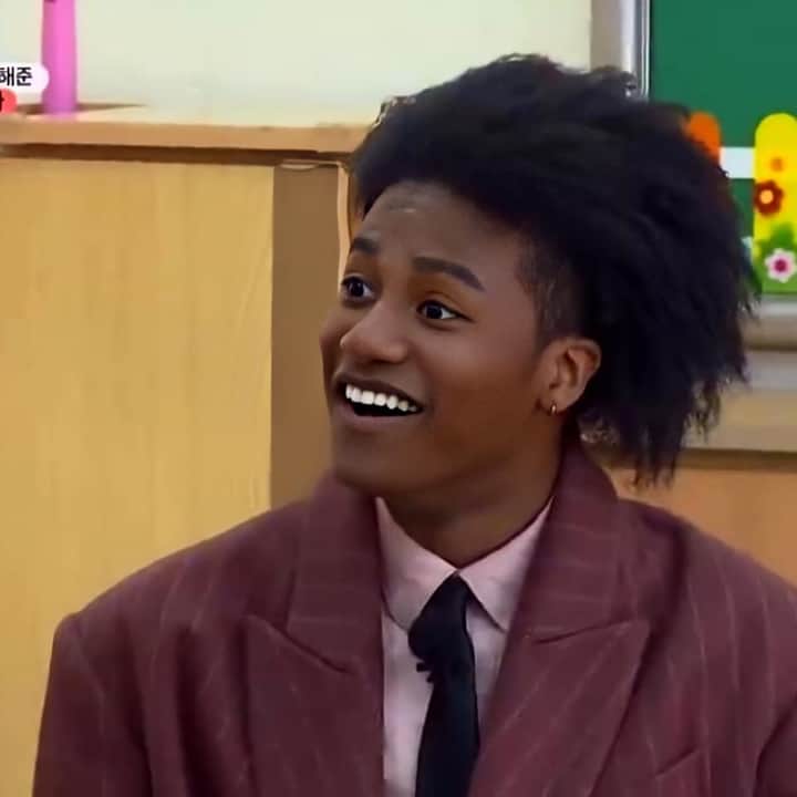 pingoinho's tweet photo. o racismo com o Hyunmin na coréia foi, e É AINDA algo tão forte, mas o maior foco do preconceito e da discriminação foi na escola, tanto em que em um programa atual ele falou que no 3° ano da escola, ele tinha uma professora que o tratava da mesma forma que os outros alunos, e + https://t.co/JhfPxq2o7i