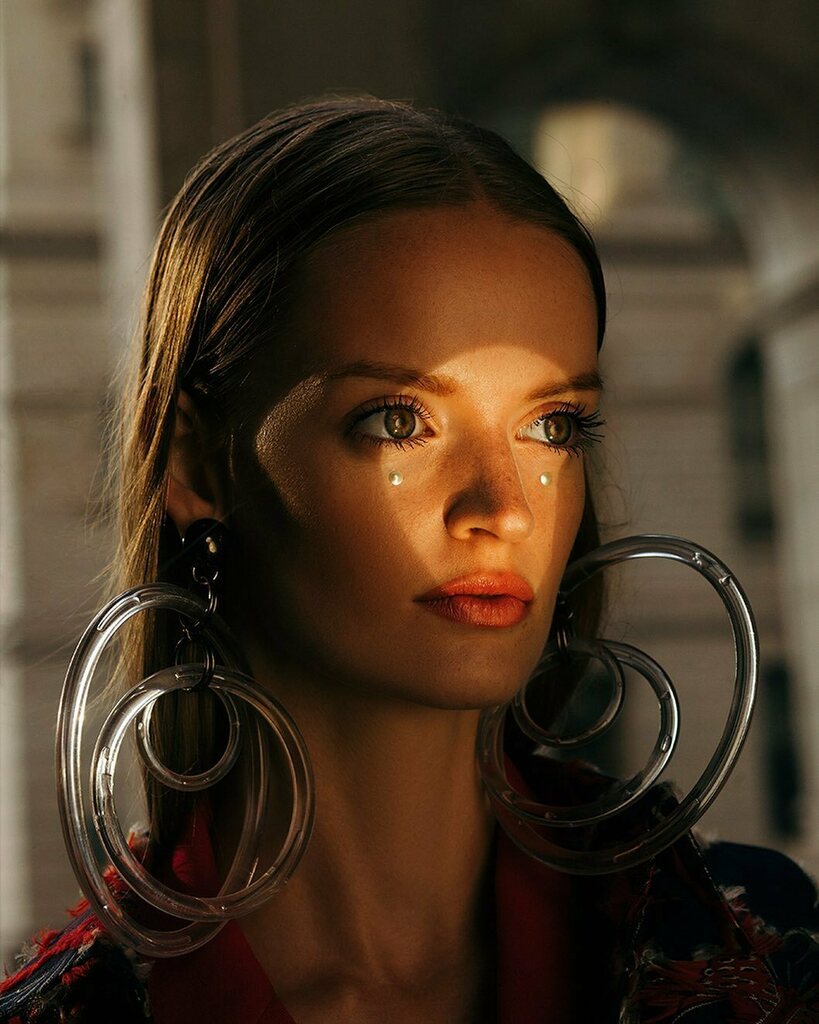 SchonMagazine's tweet photo. Dazzling
https://t.co/ecnTJdJmY6
photography. @orianalayendecker
fashion. @raytell_bridges
model. @beirinckxanna @immbxl wearing @laruicci
hair. @NikoWeddle using @amika
make up. @crazypretty using @narsissist
#SchonMagazine #TBT #ThrowbackThu… https://t.co/OPYZeeTm1y https://t.co/9L9g2pHjLg