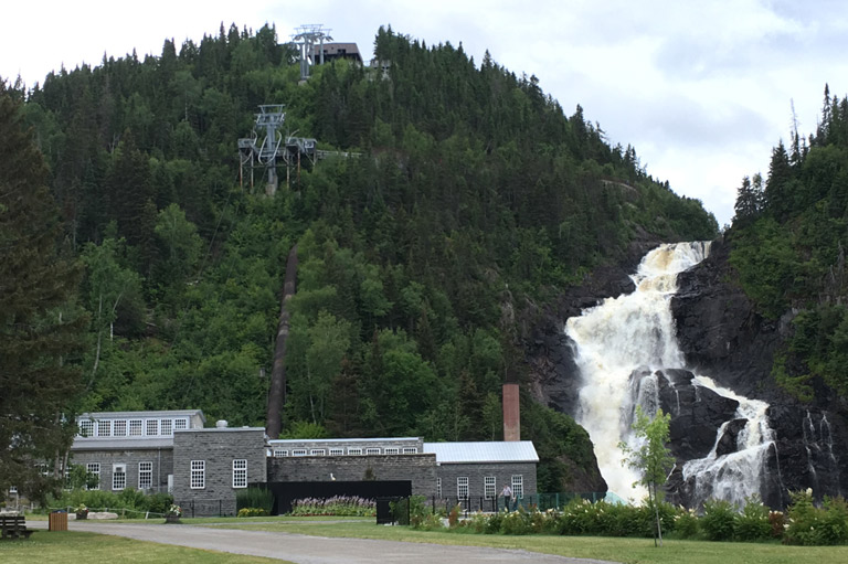 Au début du 20e siècle, alors que l’économie canadienne connaît une période de prospérité, le Québec entre dans une seconde phase d’industrialisation qui dure jusqu’à la crise économique de 1929. Merci à la <a href="/SPHQ_info/">Société des professeurs d'histoire du Québec</a> pour cet article. ow.ly/ynTV50ACX2T