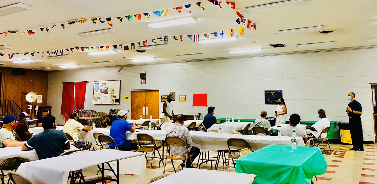LaColmenaNYC's tweet photo. At La Colmena we continue to organize w/ 👷🏽♂️ #DayLaborers who have been #EssentialButExcluded. We haven’t shut our doors since the pandemic hit, we are still open, we are still organizing ✊🏽. https://t.co/G39PzKw8nv
