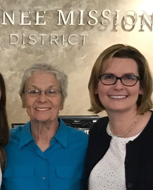MoltenisMarvels's tweet photo. My sweet mom has been an amazing parent, the only parent I’ve had since I was 14. She is brave &amp; funny! Today she moved into assisted living during this scary time with Covid. I hope I get to reunite with her soon 💔😢 https://t.co/NGTO8C5MVl
