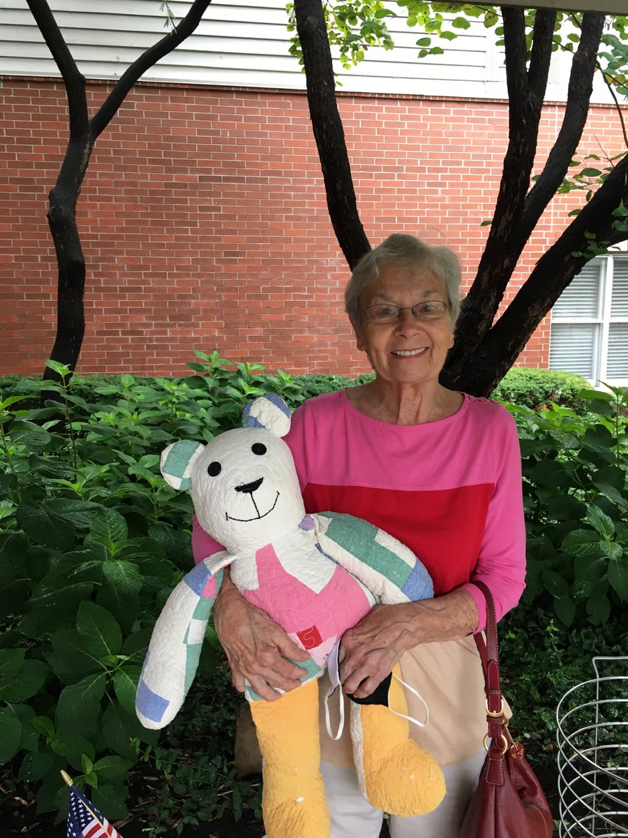 MoltenisMarvels's tweet photo. My sweet mom has been an amazing parent, the only parent I’ve had since I was 14. She is brave &amp; funny! Today she moved into assisted living during this scary time with Covid. I hope I get to reunite with her soon 💔😢 https://t.co/NGTO8C5MVl