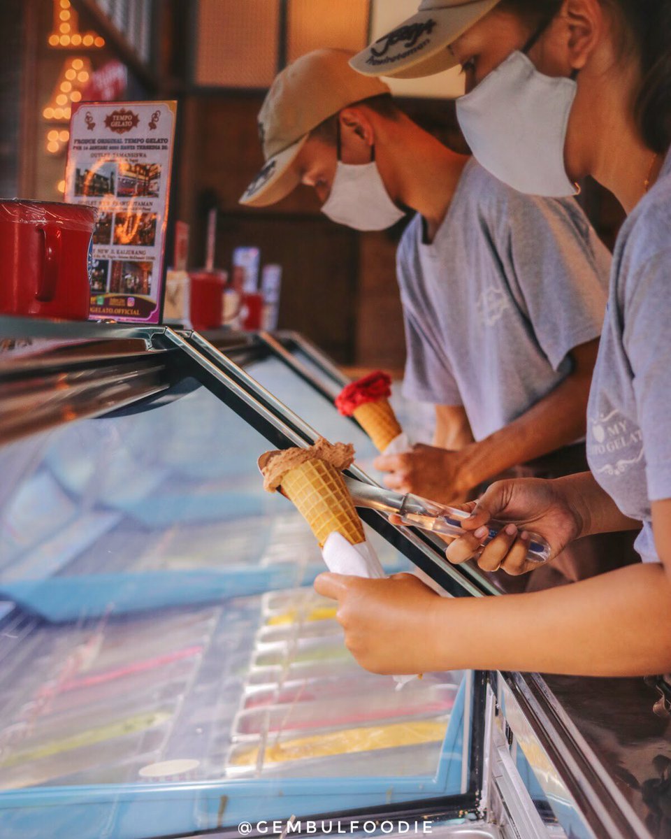 gembulfoodie's tweet photo. Kapan nih kalian terakhir ke tempo gelato ? Pasti banyak cerita ya disini.
Gelato terpaporit di jogja sih menurutku. Tapi jangan salah masuk lho hihi
#tempogelato #gelatojogja https://t.co/Y2wsMtv0Bh