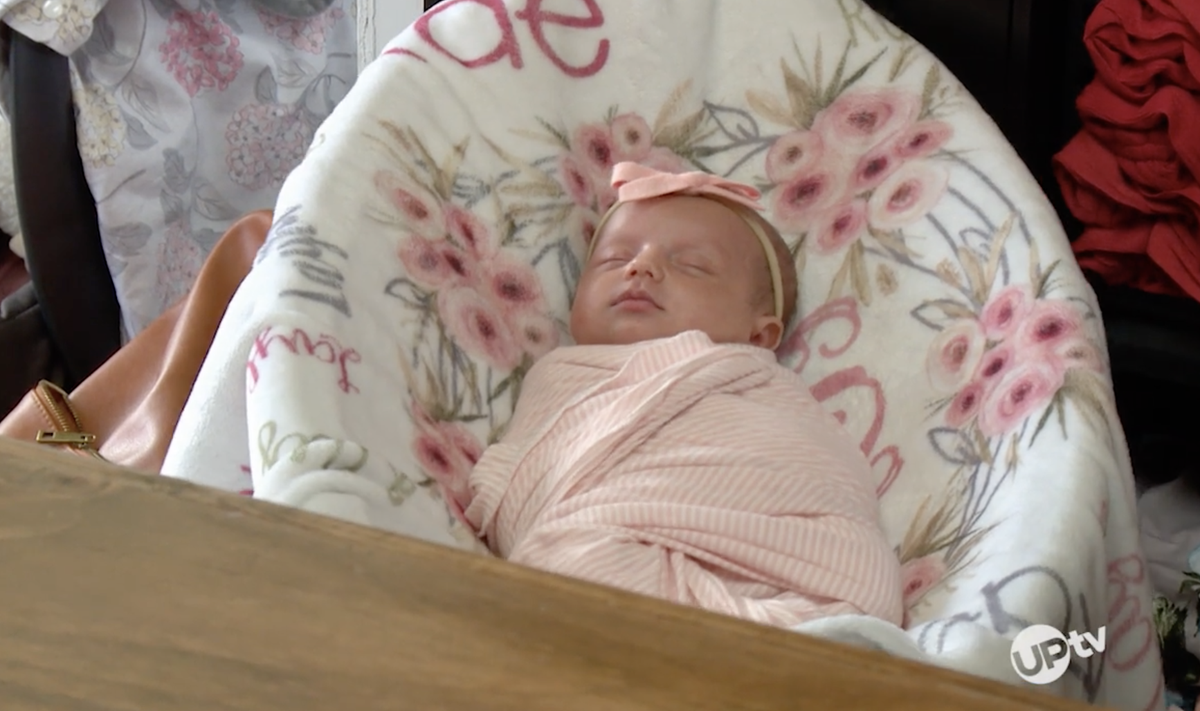BringingUpBates's tweet photo. Now that is one happy baby. #BringingUpBates https://t.co/NqGilZABjp