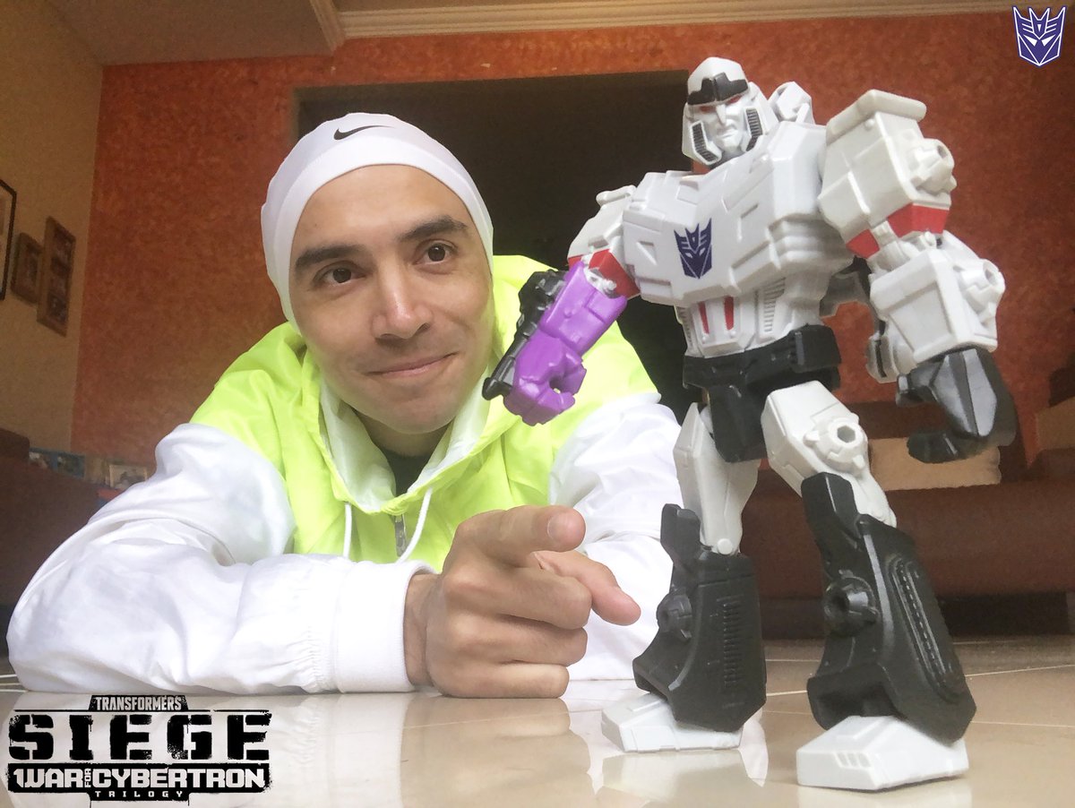 henryfevaldi's tweet photo. Con motivo del estreno de la tan esperada serie de @NetflixLAT @transformers #Siege #WarForCybertron, una especie de reboot con los clásicos personajes animados de la serie #G1 que nos fascinó en los 80 y 90's.
#Megatron #HeroMashers #Decepticons #Autobots @Hasbro #Loja #Ecuador https://t.co/6Ggd3SG8CA