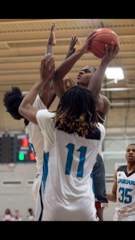 DellJCoachUp's tweet photo. James Cummings II 
6'3 SF/Combo Guard
Beecher High School #EAT https://t.co/DrfMXFNblH