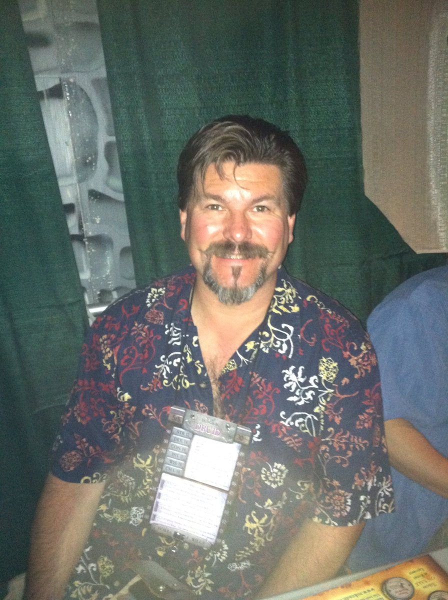 PadmesLover's tweet photo. Thursday Memories of @Gen_Con
@truedungeon bard
@fogorestaurants w my best man
@Pazio #pathfinder special in the ballroom
#GenCon50 with the Bros https://t.co/0i3qYcvVxX