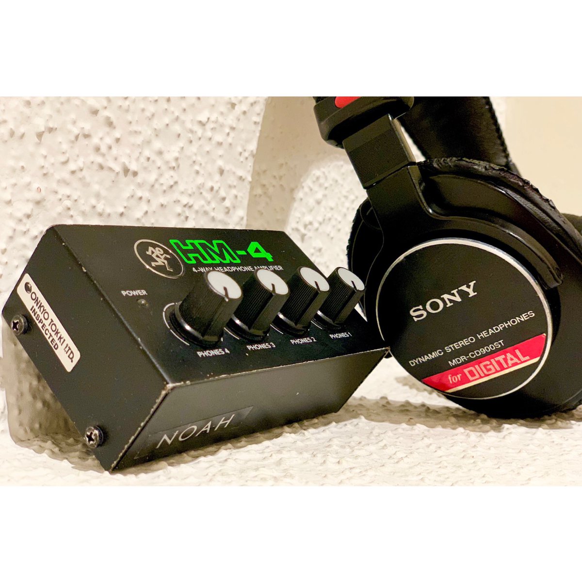 noah_baba's tweet photo. 【 #店舗情報 】
実はヘッドホンアンプMACKIE HM-4を無料レンタルしています!!
MACKIE HM-4は、ヘッドホン出力を4CH備えたヘッドホンアンプです♪
レコーディングなど、幅広いシーンで活躍する優れもの!!
ぜひご利用ください♪
#studionoah #studio #高田馬場 #山手線 #NOAH #MACKIE #HM4 https://t.co/bhkdBhArQK