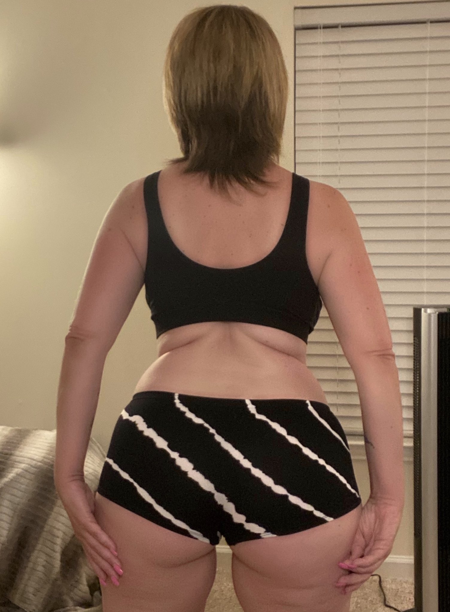 Danni Jones 2427 - OF top 0.28% on Twitter: "Happy Thirsty Thursday! I