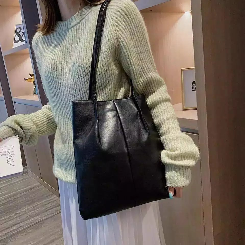 12kTas's tweet photo. Hii girls ✨

Totebag cantikk bgt nihh 
Ready warna:  
Putih,coklat tua, coklat muda, hijau, cream, hitam,  putih
25k 
Murah bgt kan?  😍😍

#jualtas #tasmurah #tasmodis #EidAlAdha #mubarak https://t.co/fBzjz3a6ZP