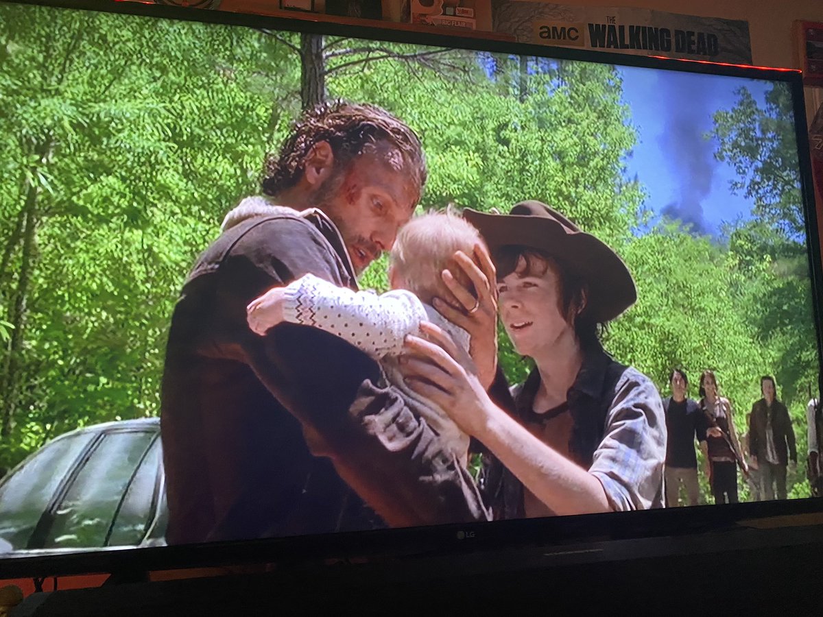 The big reunion really makes the Season 5 premiere for me! And then we get to see Morgan again in the first ever  #TheWalkingDead post credits scene.