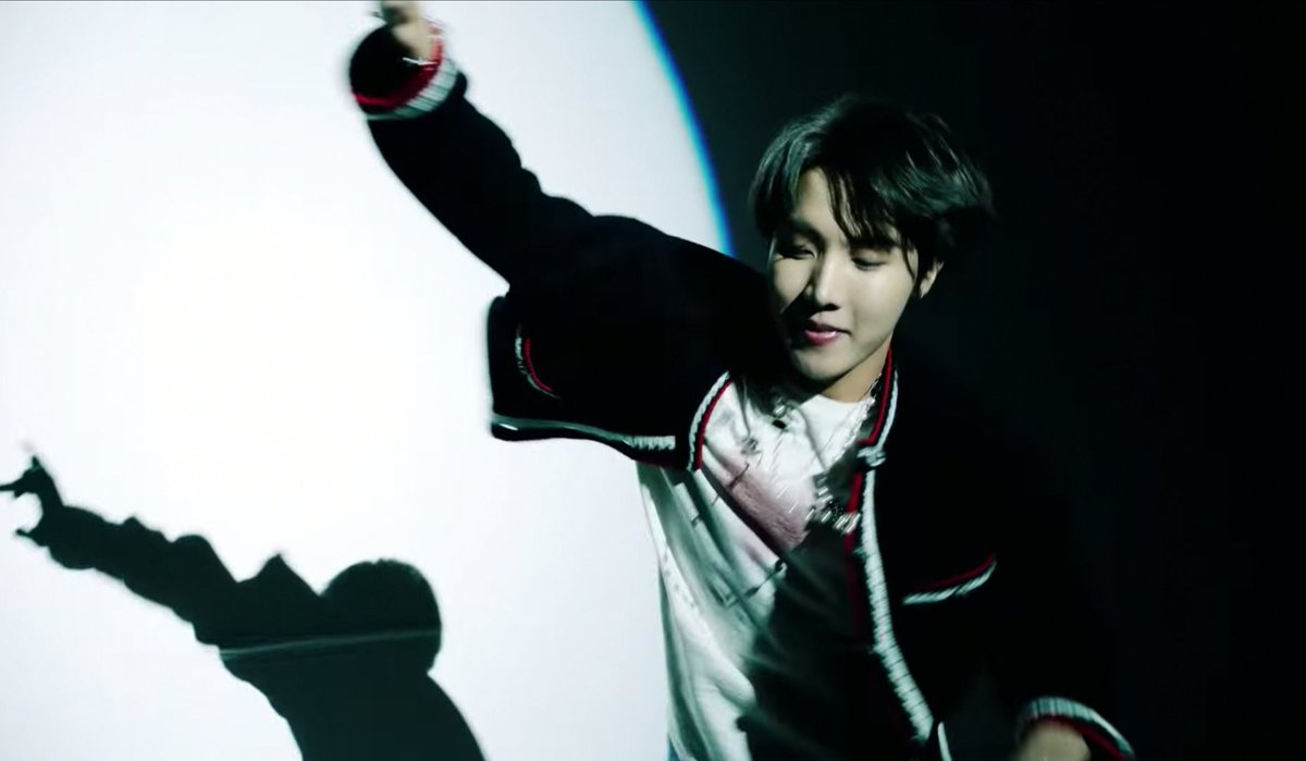 jhsjoonie's tweet photo. let's talk about cinematography https://t.co/ucLlHuLamH