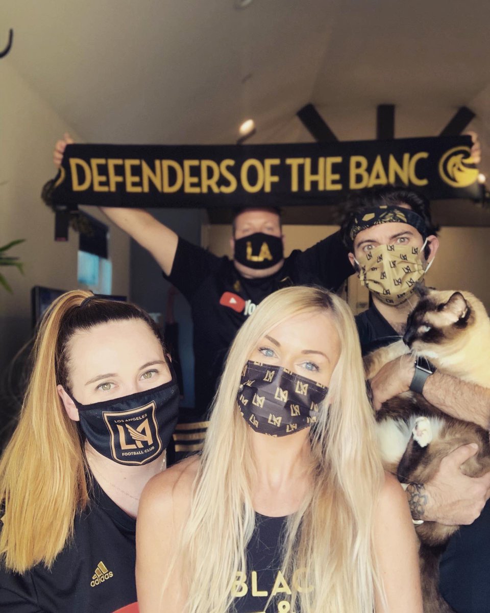 amandabrooke32's tweet photo. Tomorrow is another @LAFC Gameday and we could not be more ready @Heineken_US Even the cat is black and gold! #CheersFromHome #promo #letsgooooo https://t.co/XvvDM7oglg