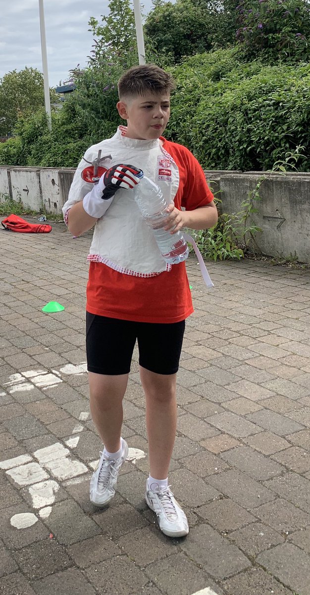 danielabraescu's tweet photo. Nothing can beat hard work! @LucaFlorea2 @Welsh_Fencing @lau36532 @cardiffrussell #fencinglife #hardworkpaysoff #letsworkhard #sportitsthefuture https://t.co/lUrJePUNHJ