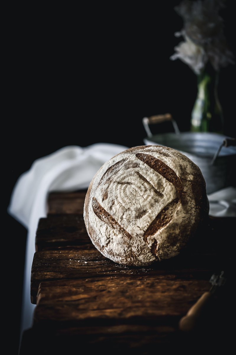 Sourdough bread #sourdough #sourdoughbread #bread #panaderia #baker #bakery #masamadre #starter #food #foodie #miami #foodblog #foodphotograph #foodpropstyling #bakedfromscratch #thebakefeed #feedfeedbaking #marthabakes #thebakefeed #homemadebread #receta #bake #bakeandshare