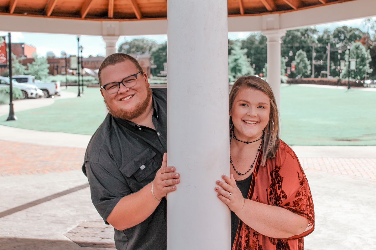 kellyka96's tweet photo. I still cannot believe that we are ENGAGED 💍❤️😍😘💋 https://t.co/5w4TTuivUL