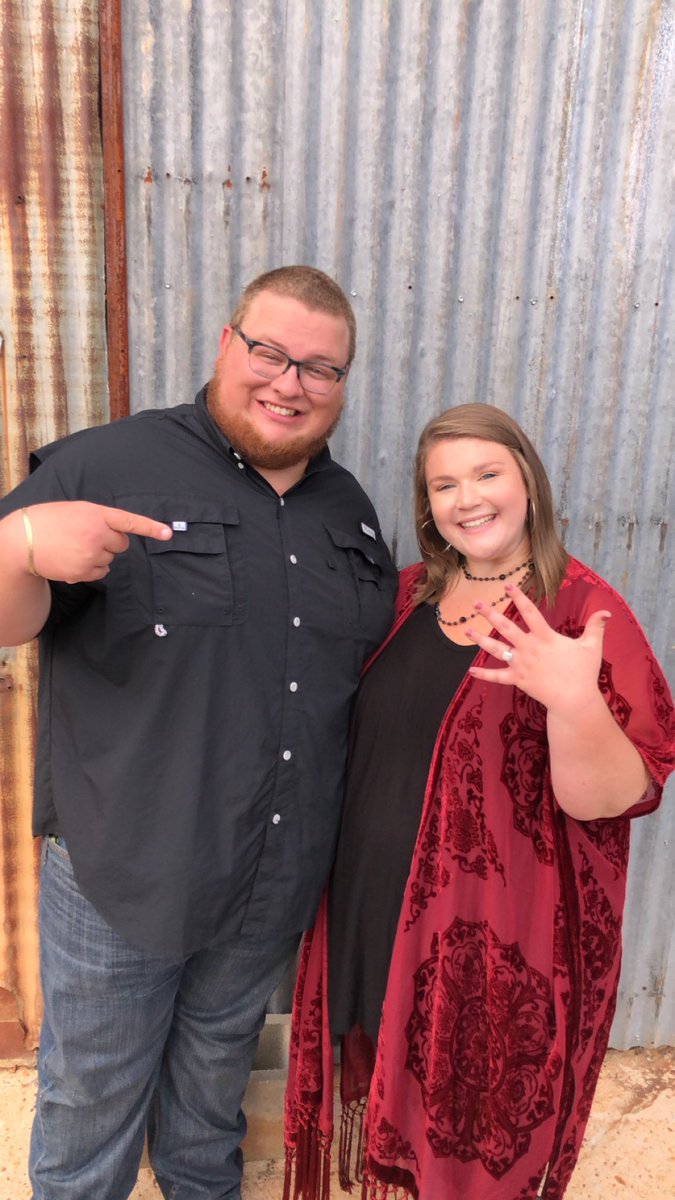 kellyka96's tweet photo. I still cannot believe that we are ENGAGED 💍❤️😍😘💋 https://t.co/5w4TTuivUL