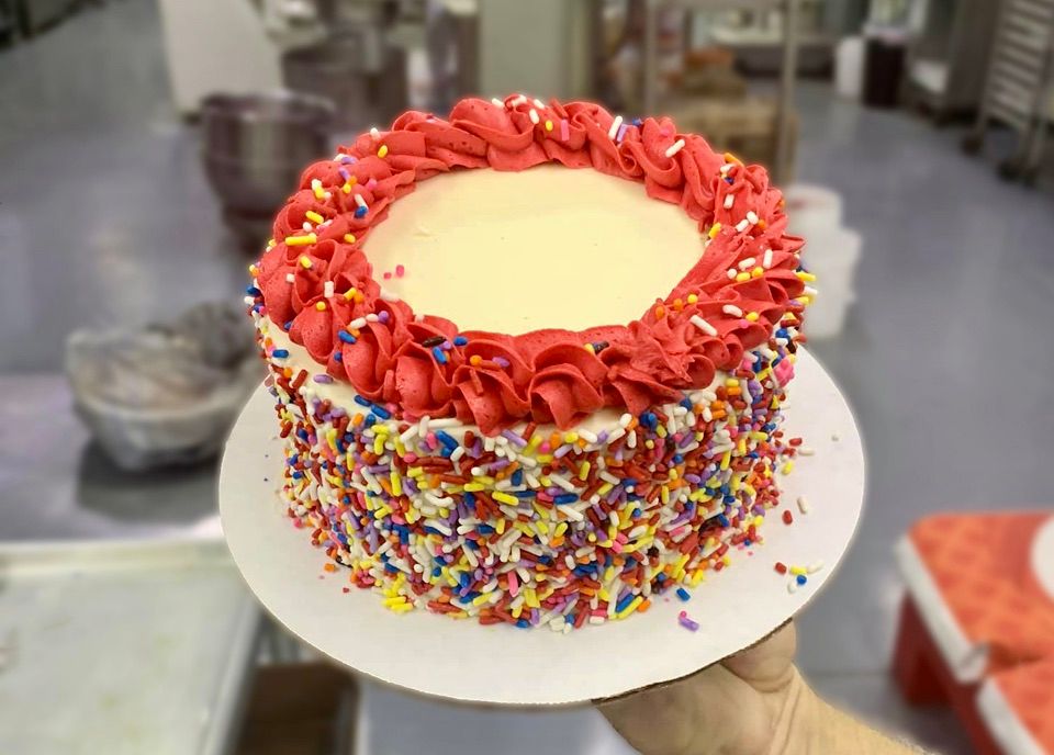 Having lots of fun with our assorted cakes! 🍰

#kentuckybakery #kybakery #handmadecakes #northernky #nky