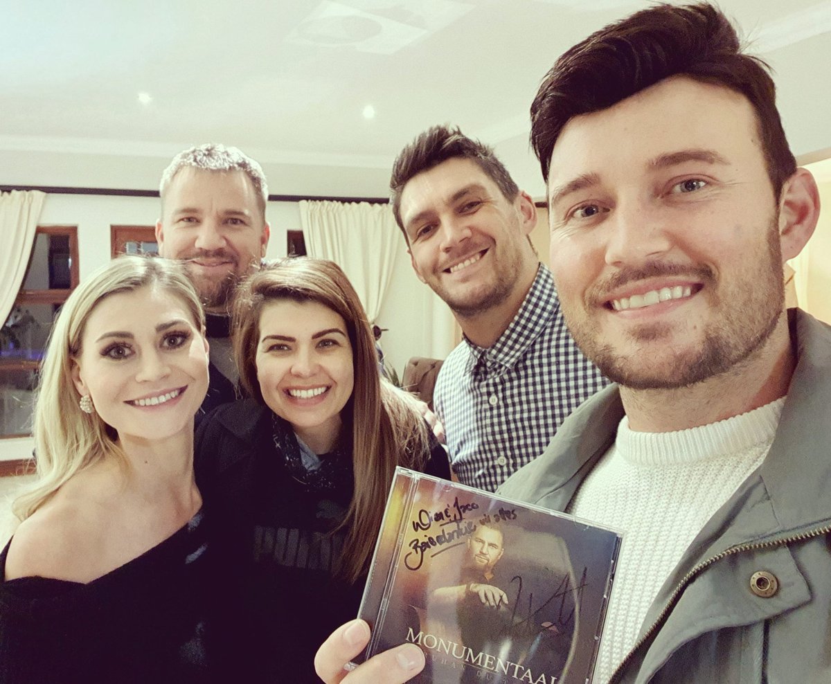 Hierdie droom kan al ñ hele ruk... Ons is baie trots op jou <a href="/ruhandutoit82/">Ruhan Du Toit</a> en weet hierdie oomblik is #MONUMENTAAL 👌💥
••
Maak seker jy skaf hierdié album aan - dit gaan jou lewe verander ✔
▪︎▪︎
<a href="/AfrIsGroot/">Afrikaans is Groot</a> <a href="/solhelpendehand/">Solhelpendehand</a>