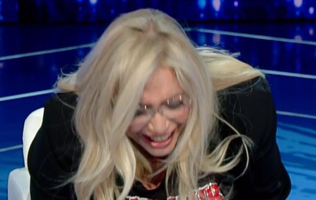 demag0gica's tweet image. ‘É una burattinaia, tanto lo sa, spero lo sappia anche Andrea’ 

Io morta per Lorenzo che nel bel mezzo del suo falò sputtana Anna #TemptationIsland