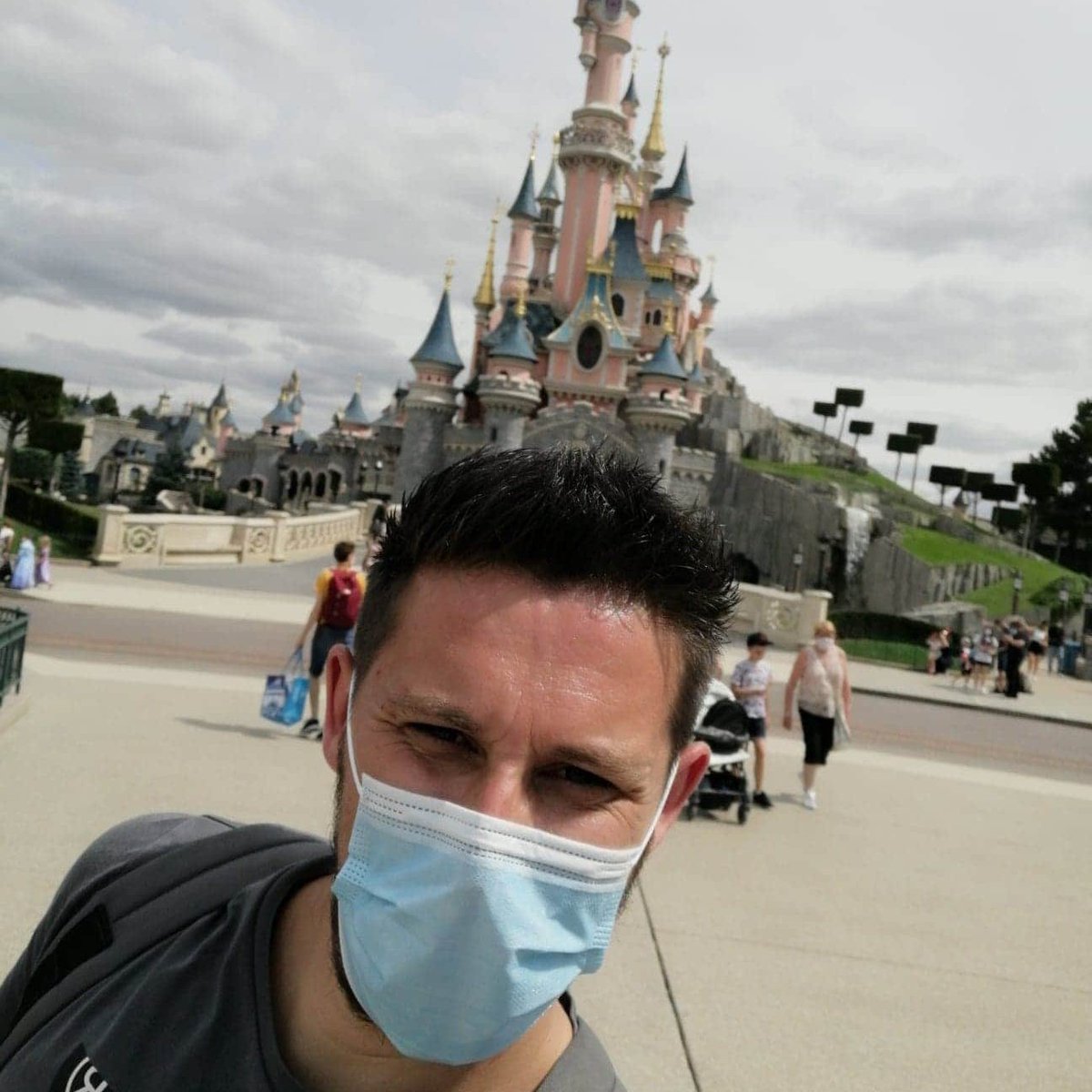 C3DreamsOff's tweet photo. Actu, news, photos, magie, partage et bonne humeur : rendez-vous sur mon nouvel insta Disney :
https://t.co/7q0s4TyPim 
Si vous êtes passionnés #disney ou #disneylandparis : vous êtes les bienvenues 😍 @Disney @DisneyFR  @DisneylandParis https://t.co/xLNQXCzVNx
