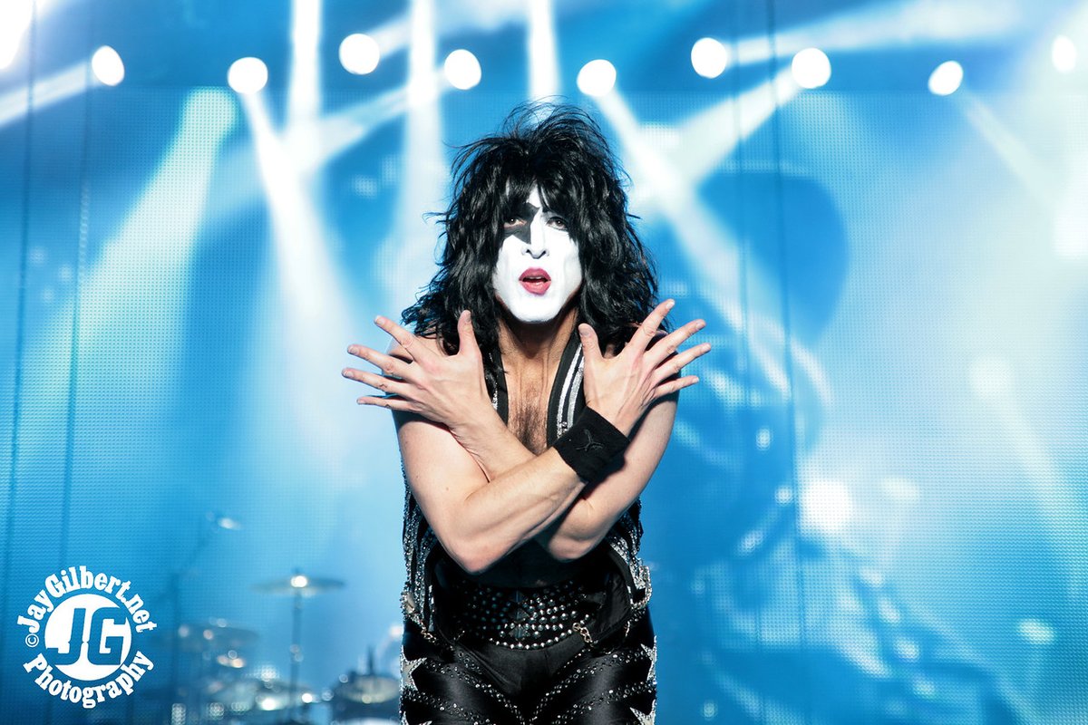 Photo by Jay Gilbert

Forget the haters, we won! 

#kiss #kissarmy #threesidesofthecoin #teamkiss #celebratekiss #wewon