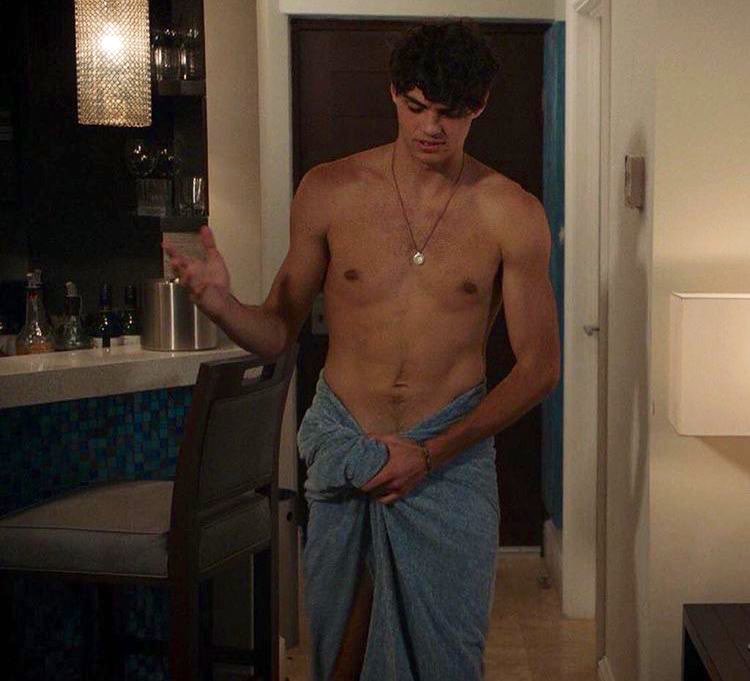 Is it just me or does Noah Centineo give off some serious Big Dick Energy v...