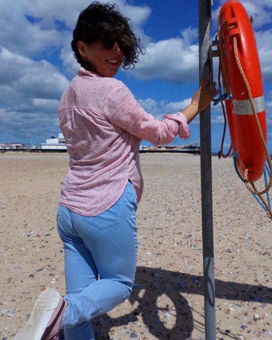 Enjoying seaside Disfrutando la playa  #beach #norwich #greatyarmouth https://t.co/1qQIg1CdD2<a href="/tag/beach"class="tags">#beach</a><a href="/tag/norwich"class="tags"><span>#norwich</span></a><a href="/tag/greatyarmouth"class="tags"><span>#greatyarmouth</span></a>