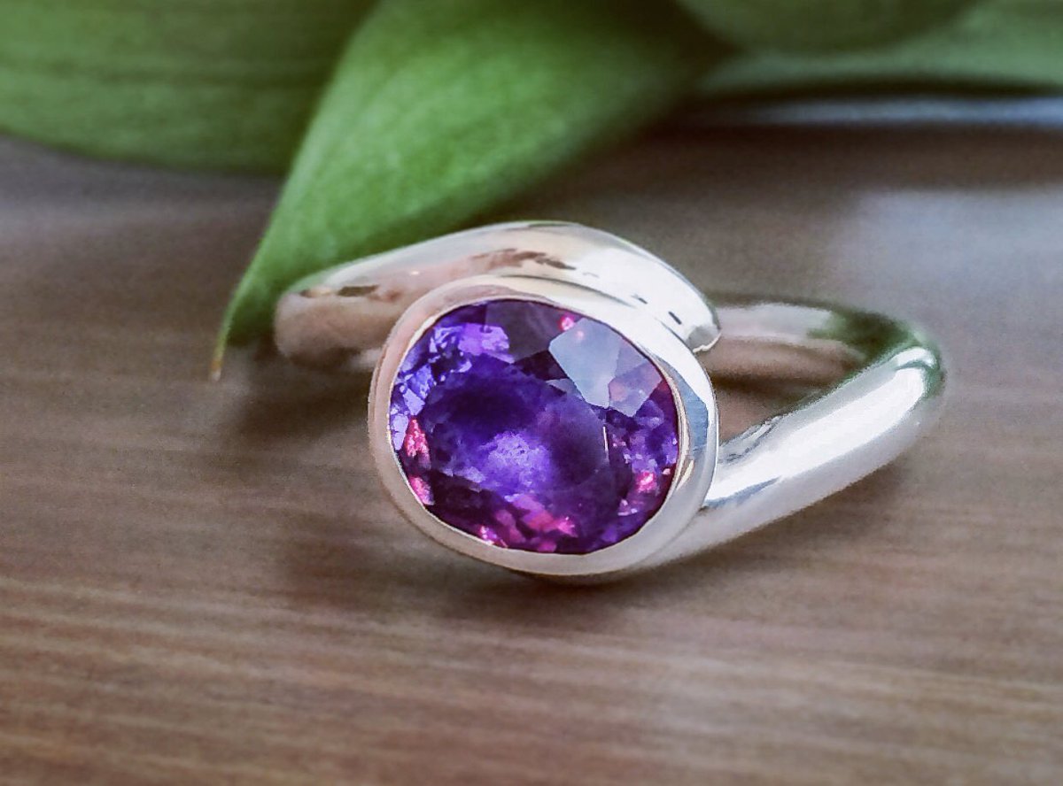 HotTorStudio's tweet image. Handmade amethyst ring by Rose. Available at hottorstudio.com