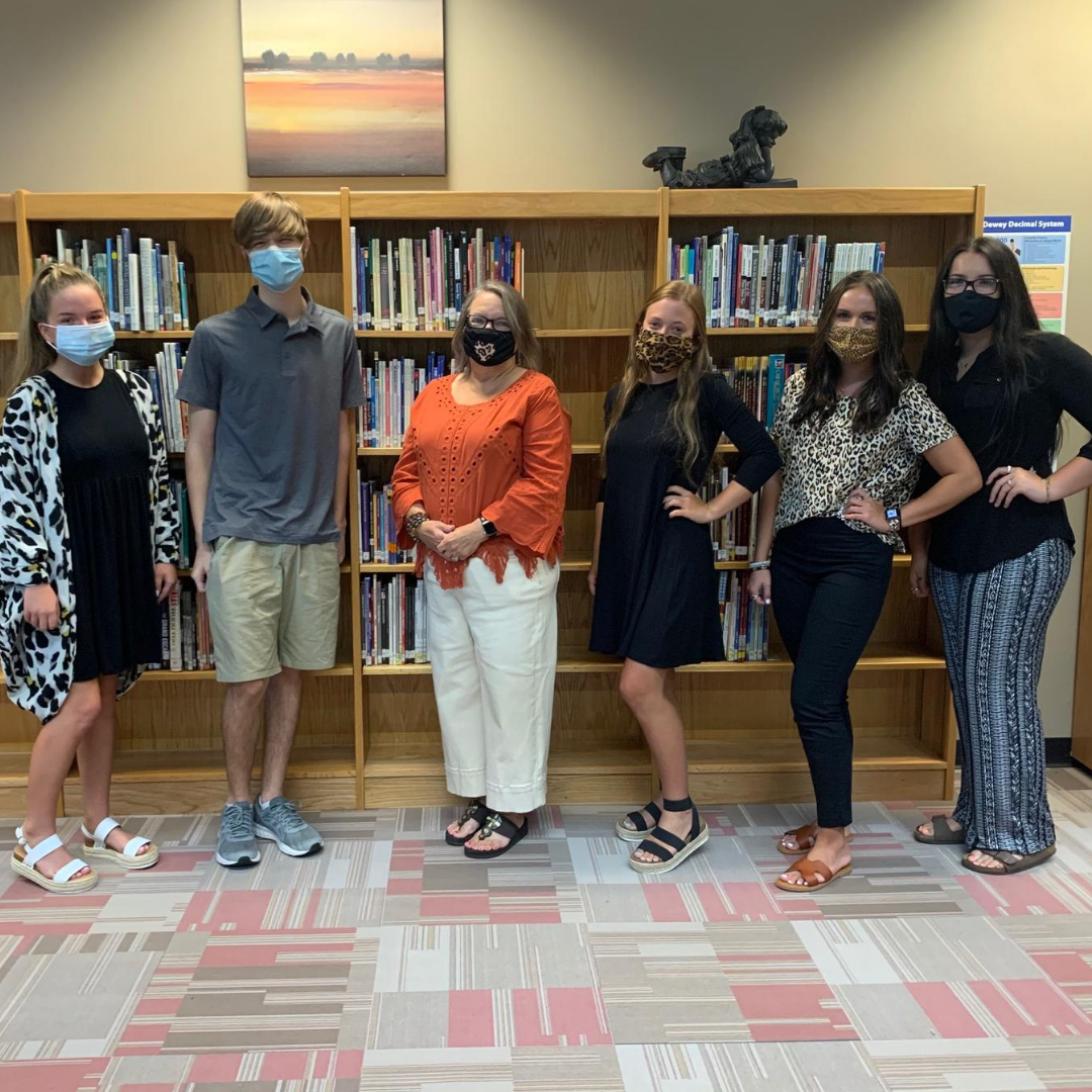 Five graduating students from the Class of 2020 signed a letter of intent to return to Crandall ISD with a guaranteed job offer after college. bit.ly/3hVFH3h