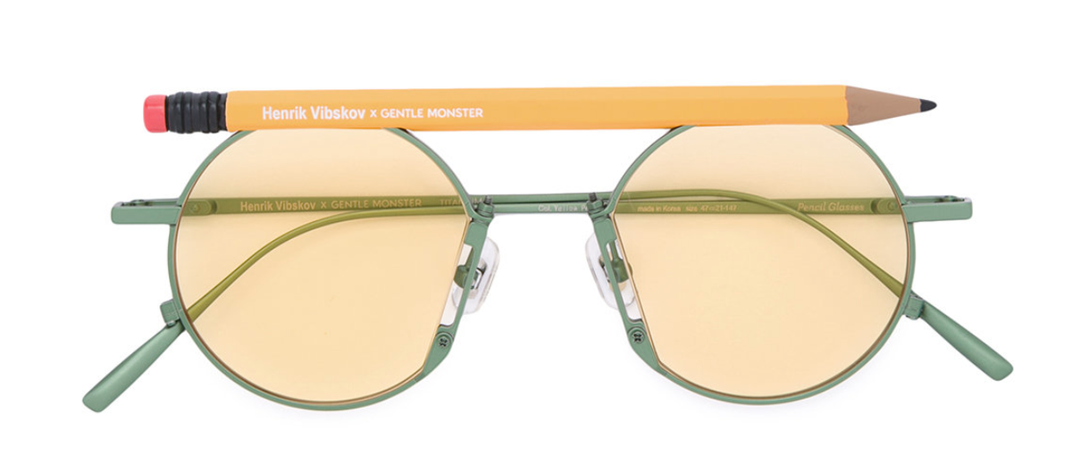 styl's tweet image. Check out this pair of @vibskovboutique sunglasses. One of the more unique items @masonplumlee packed for his stay in Orlando, FL as the #NBARestartonTNT begins tonight! askstyl.app/post/nuggets-m…