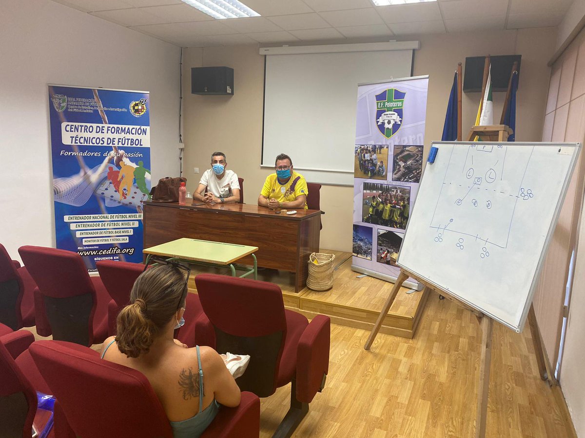 ✅Cierre del Curso Entrenador Nacional C (Monitor) en Aguadulce (Sevilla).
✅Son 24 nuevos titulados en la Sierra Sur 
✅Gracias a la Escuela Peloteros y al Ayuntamiento de Aguadulce por su apuesta educativa.
<a href="/peloterossur/">Peloteros Sierra Sur</a>
