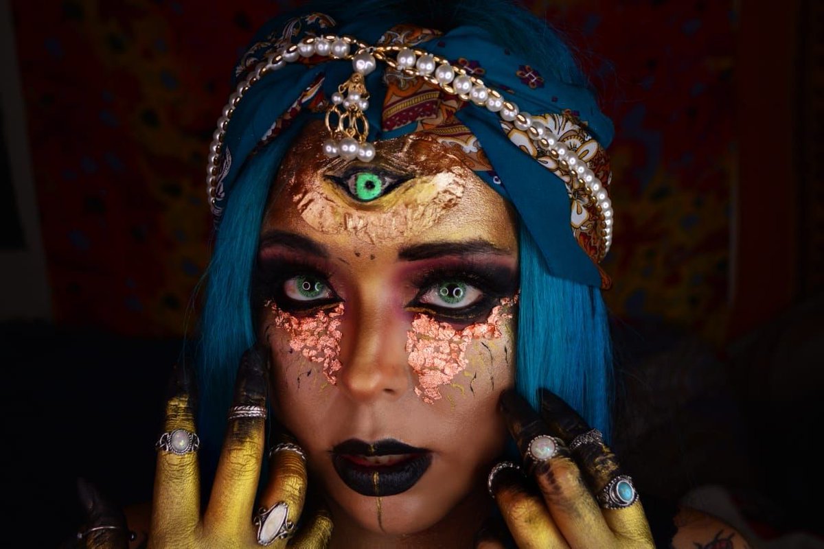 flavietmakeup's tweet photo. More photos from my classes with @BonaDonnaMakeup 

Follow her on insta for artwork: 
https://t.co/ARkRf4O96v

All products used come from @KryolanOfficial 

#makeupartist #fantasymakeup #prosthetics #specialeffectsmakeup https://t.co/zpcICFQWmD