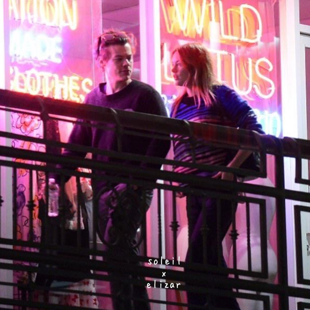 eIisworld's tweet image. “amare te è facile
come odiare la polizia
sai, le canzoni non vanno mai via
questa è la tua, sarà sempre qua
per quando la vorrai
per quando m'odierai” 🖤

@soleilrenoir @elizarhuber