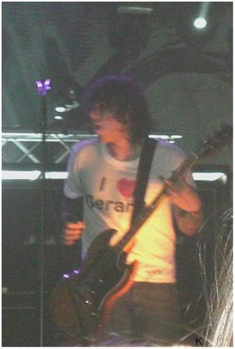 Arod_a_'s tweet photo. Frank in da Gerard shirt https://t.co/GeHu5Sl3xp