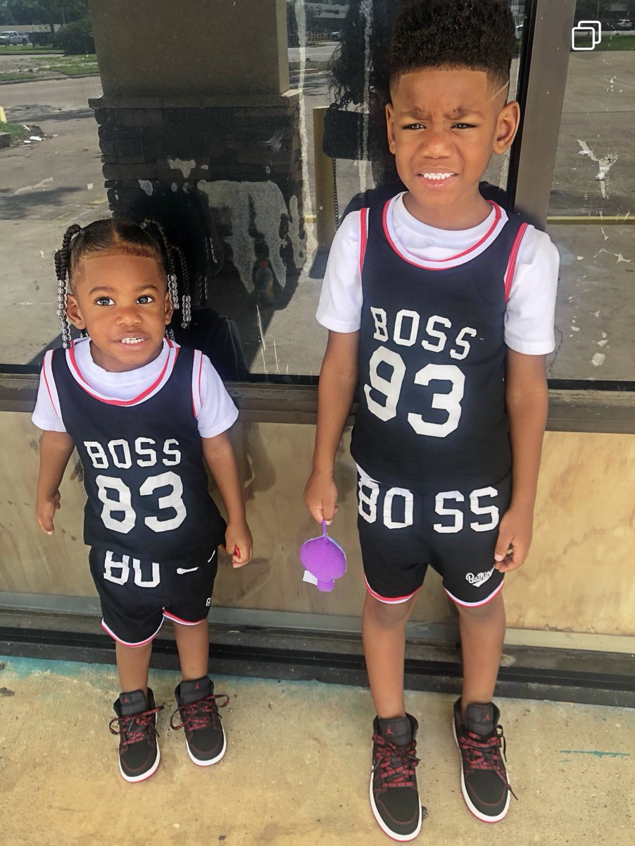 _Hellagorgeous's tweet image. YOUNG BO$$ES!🗣💪🏾😘😍💯‼️ the rest speaks for itself! Rocking their ( BO$$ Jersey fits) From @trendsettersonlyboutique3 👦🏾👶🏾🤧 and @readdyredd going to keep them sharp EVERYTIME ! #talkup👂 DM TO PURCHASE 🛍 sizes 2t -6 2t little boys fit ON HAND 📦‼️#entrepreneur #SmallBusiness