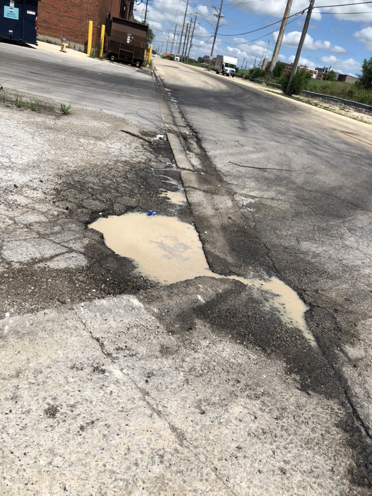 KankakeeBill's tweet photo. @jewelosco @Albertsons So, this is an on going situation with a stream of stink flowing from Jewel to the Kankakee River. Thoughts? @CityKankakee @EPA @TDJnews https://t.co/rPufKvguvz