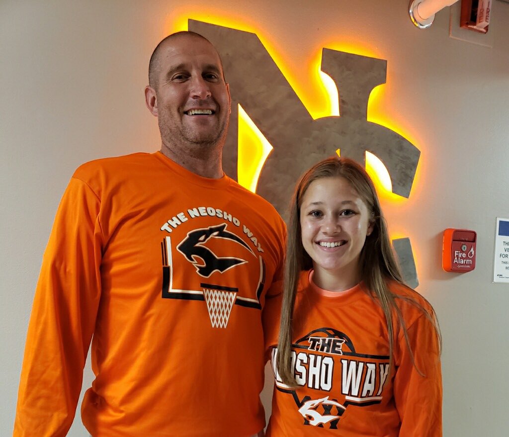 <a href="/ChelseaLindsey_/">Chelsea Lindsey</a>  verbally committed to @GoNeoshoWBball today while on her visit! She earned it and we are very proud of her! #TheU #TheNeoshoWay