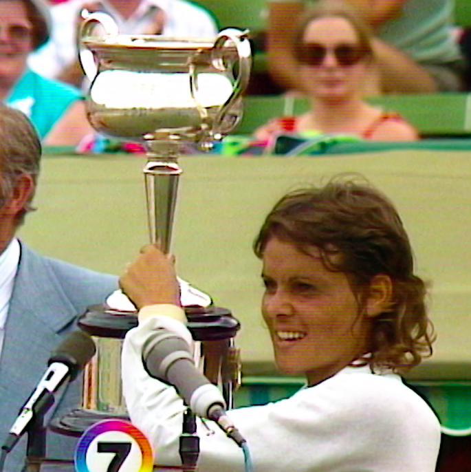 AustralianOpen: Aussie champion adored around the world   Happy birthday, Evonne Goolagong Cawley. 