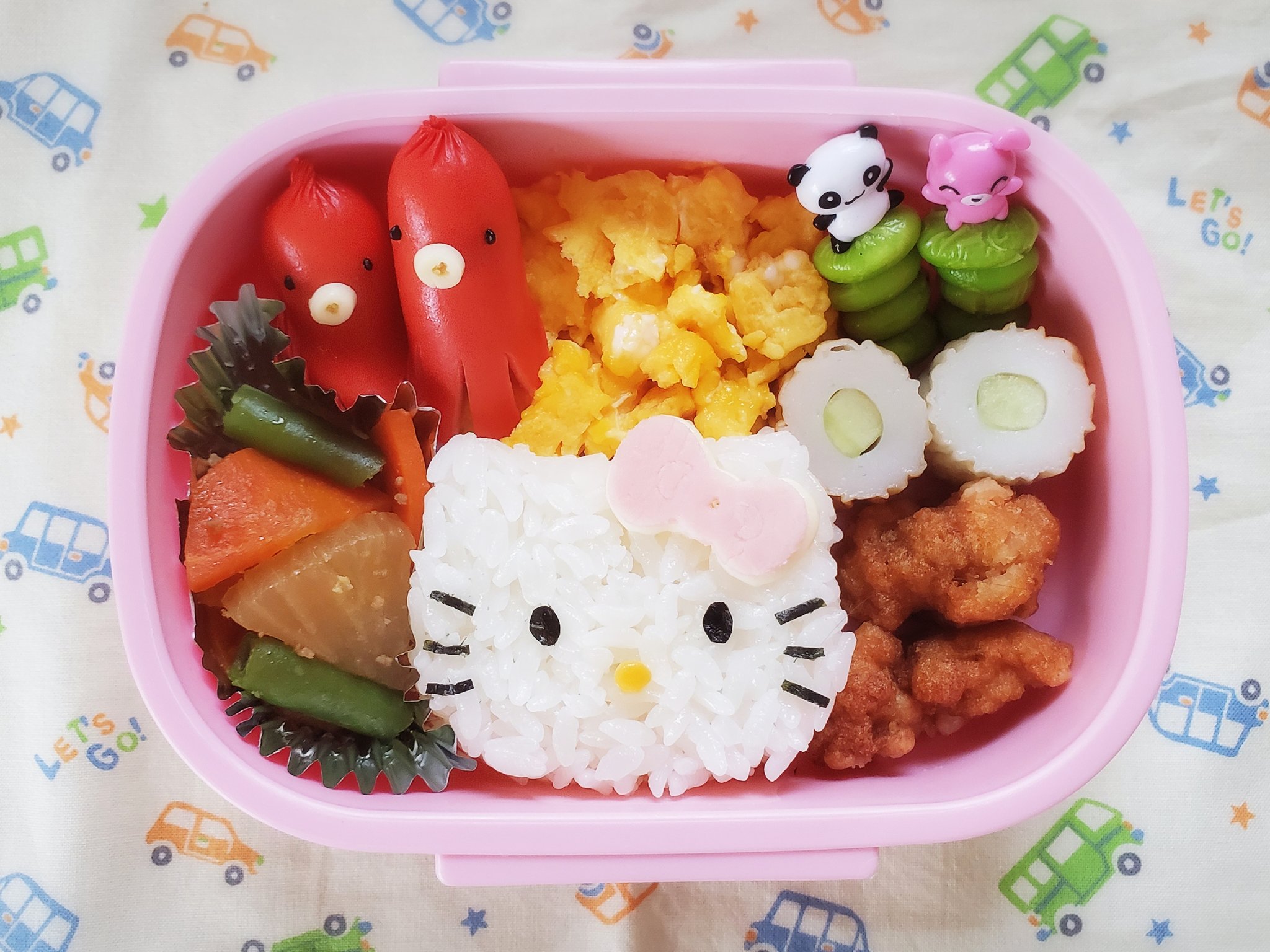 みずき 今日のお弁当はキティちゃん おひげが真っ直ぐにできなかった 月曜日から8月末まで午前保育になるから しばらくお弁当はお休みです いつもいいねくださる方 ありがとうございます お弁当 キャラ弁 ハローキティ キティちゃん