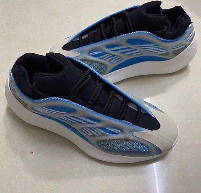 700 v3 blue