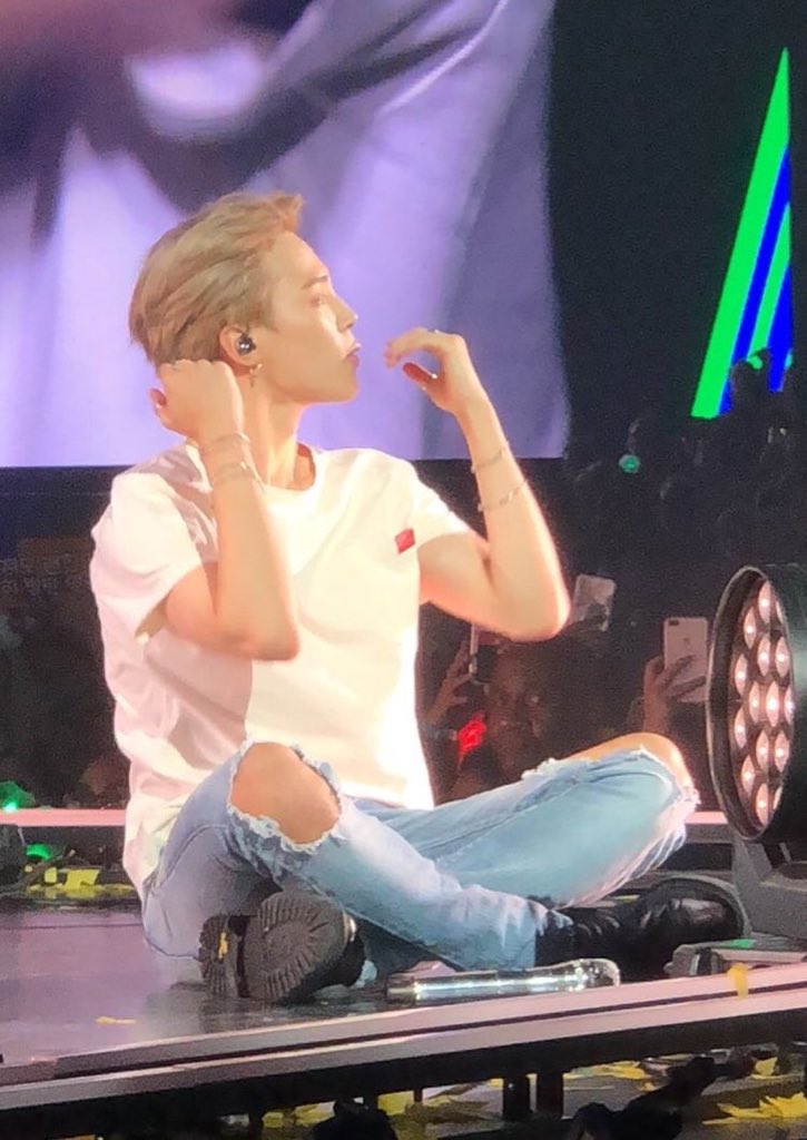jimin in ripped jeans ; a thread